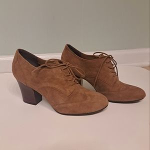 Isola Elizabeth Cognac lace up Suede booties boots heels sz 7